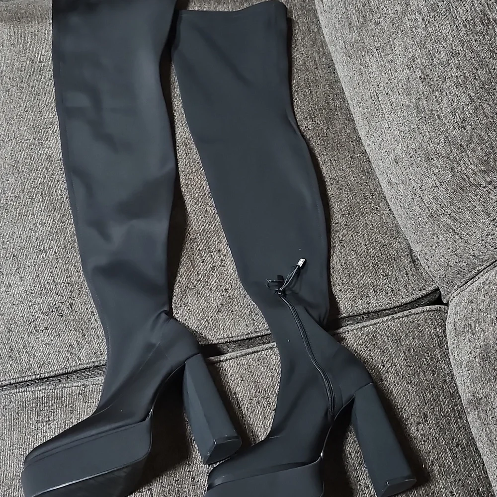 Zara Black Over the Knee Boots with Chunky Heel and Platfor… - Picture 5 of 11